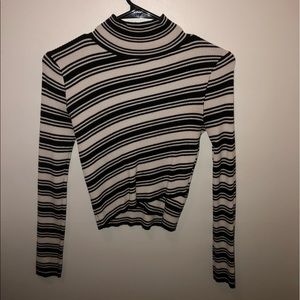 strip long sleeve turtleneck-ish crop top.